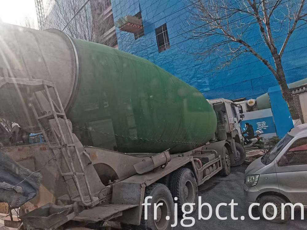 Cold and warm cement mixer truck tank coat